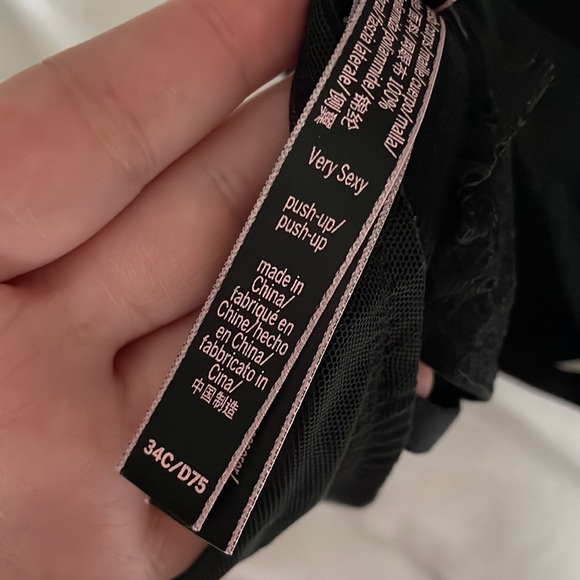 VS lace bra - Picture 3 of 3